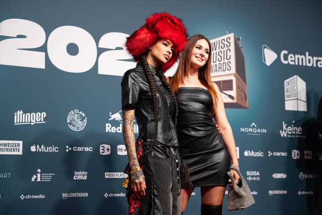 ZURICH, SWITZERLAND - MARCH 19: Naomi Lorene, left, during the Swiss Music Awards 2026 red carpet at Hallestadion, Zurich on March 19, 2026 in Zurich, Switzerland. Copyright: xPriscilaxBütlerx xSPPx Sportspressphoto_SPR114090