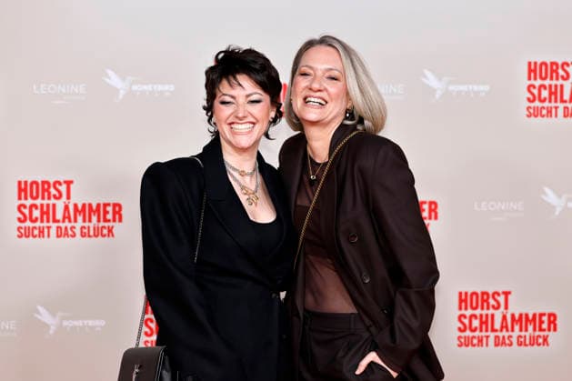 Comedienne Tahnee Schaffarczyk and her spouse singer Juliette Schoppmann at the premiere of the movie Horst Schlämmer sucht das Glück at the Lichtburg Essen Essen, 10 03 2026 NRW Germany Copyright: xChristophxHardtx