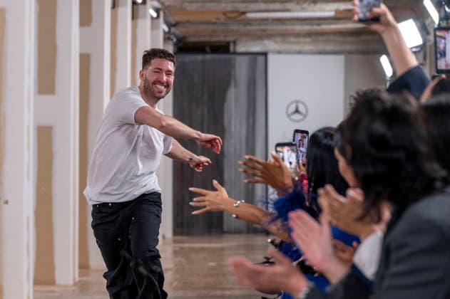 October 6, 2025, Madrid, Madrid, Spain: JC PAJARES, jumping and celebrating the runway at the JC Pajares fashion show durin Mercedes-Benz Fashion Week Madrid at Palacio de Fernan Nunez on March 19, 2026 in Madrid, Spain. Madrid Spain  - ZUMAc312 20251006_zsp_c312_1285 Copyright: xOscarxManuelxSanchezx