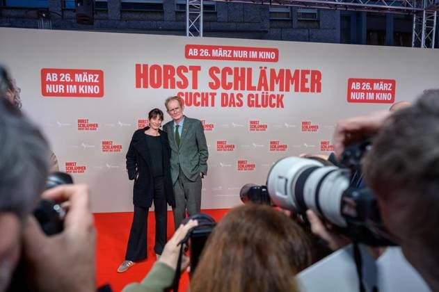 Essen World premiere Hape Kerkeling presents his new film Horst Schlämmer sucht das Glück FOR EDITORIAL PURPOSES ONLY EDITORIAL USE ONLY p Hape Kerkeling Horst Schlämmer at the world premiere of his new film Horst Schlämmer sucht das Glück on Thursday, March 19, 2026, at the Lichtburg in Essen p Culture, Arts, Entertainment Copyright UwexErnst Copyright: UwexErnst doc851rp1bhoyg2uhi0sw4 ,EDITORIAL USE ONLY Copyright: UwexErnst