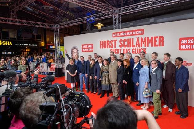 Essen World premiere Hape Kerkeling presents his new film Horst Schlämmer sucht das Glück FOR EDITORIAL PURPOSES ONLY EDITORIAL USE ONLY p Hape Kerkeling Horst Schlämmer at the world premiere of his new film Horst Schlämmer sucht das Glück on Thursday, March 19, 2026, at the Lichtburg in Essen p Culture, Arts, Entertainment Copyright UwexErnst Copyright: UwexErnst doc851rp1etsg41m1ocpste ,EDITORIAL USE ONLY Copyright: UwexErnst