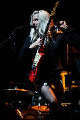 Swim School live in Porto, opening the night for Suede - 19 Mar 2026 Alice Johnson, Scottish vocalist and guitarist of Swim School, performs live in Porto as the opening act for Suede at Super Bock Arena – Pavilhão Rosa Mota. Porto Portugal Copyright: xDiogoxBaptistax xSOPAxImagesx DB_SwimSchool_0008