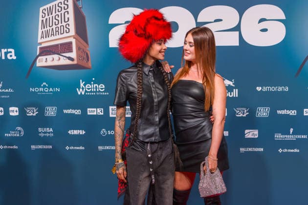 19 03 2026, Zurich, Hallenstadion , Swiss Music Awards 2026, L Naomi Lareine with girlfriend Zurich Hallenstadion Zurich Switzerland Copyright: xJustPictures.ch PascalxvonxBürenx jp-en-PaVoB-Pavo_Fotografie-05888