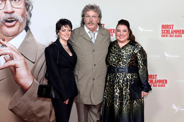 Tahnee Schaffarczyk, Hape Kerkeling and Meltem Kaptan at the premiere of the movie Horst Schlämmer sucht das Glück at Lichtburg Essen, 19 03 2026 Foto:xAgenturxWehnertx xGränzdörferx xFuturexImagex schlaemmer_6316