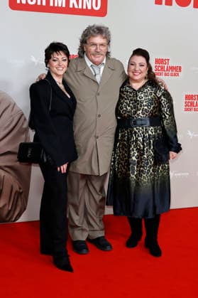 Tahnee Schaffarczyk, Hape Kerkeling and Meltem Kaptan at the premiere of the movie Horst Schlämmer sucht das Glück at Lichtburg Essen, 19 03 2026 Foto:xT.xSchröerx xFuturexImagex schlaemmer_6382