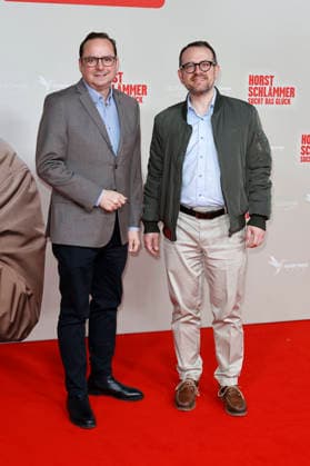 Thoms Kufen with husband David A Lüngen at the premiere of the movie Horst Schlämmer sucht das Glück at the Lichtburg Essen, 19 03 2026 Foto:xT.xSchröerx xFuturexImagex schlaemmer_6421