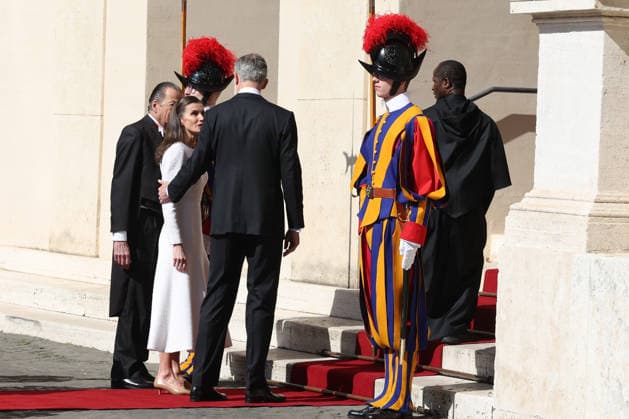 Vatican City, Italy, March 20, 2026: The Spanish Royal Family, His Majesty Felipe VI, King of Spain, with Queen Letizia on an official visit, arrive in the courtyard of San Damaso to meet His Holiness Pope Leo XIV for a meeting of friendship and dialogue between institutions and religious traditions.  Copyright: xmarcoxiacobuccix xipa-agency.netx xmarcoxiacobuccix IPA_Agency_IPA73169256