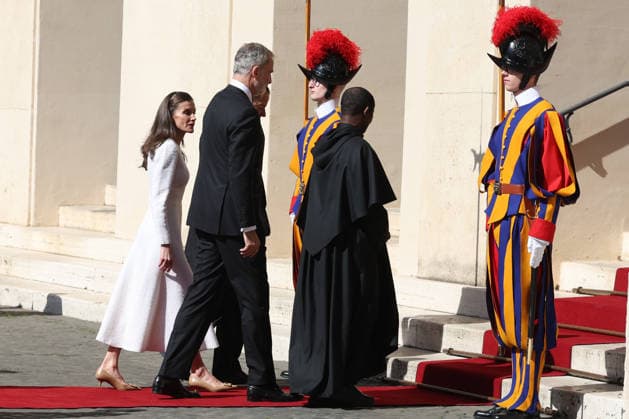 Vatican City, Italy, March 20, 2026: The Spanish Royal Family, His Majesty Felipe VI, King of Spain, with Queen Letizia on an official visit, arrive in the courtyard of San Damaso to meet His Holiness Pope Leo XIV for a meeting of friendship and dialogue between institutions and religious traditions.  Copyright: xmarcoxiacobuccix xipa-agency.netx xmarcoxiacobuccix IPA_Agency_IPA73169255