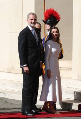Spanish Royal Couple Arrive To Meet Pope Leo XIV - Vatican The Spanish Royal Family, His Majesty Felipe VI, King of Spain, with Queen Letizia on an official visit, arrive in the courtyard of San Damaso to meet His Holiness Pope Leo XIV for a meeting of friendship and dialogue between institutions and religious traditions in Vatican on March 20, 2026. Photo by Marco Iacobucci IPA ABACAPRESS.COM Vatican City Italy Vatican (or Holy See)  Copyright: xIacobuccixMarco IPA ABACAx