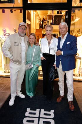 Brian Bojsen, Nova Meierhenrich, Grit Weiss and Jo Groebel at the Riani store opening at Hohe Bleichen 17 Hamburg, 19 03 2026 Foto:xC.xTamckex xFuturexImagex riani_6370