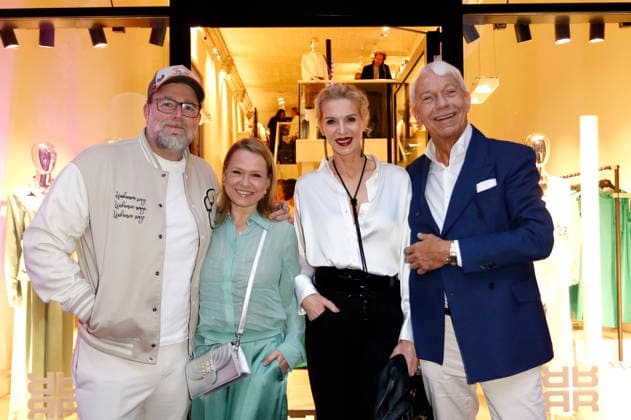 Brian Bojsen, Nova Meierhenrich, Grit Weiss and Jo Groebel at the Riani store opening at Hohe Bleichen 17 Hamburg, 19 03 2026 Foto:xC.xTamckex xFuturexImagex riani_6374