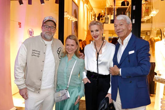 Brian Bojsen, Nova Meierhenrich, Grit Weiss and Jo Groebel at the Riani store opening at Hohe Bleichen 17 Hamburg, 19 03 2026 Foto:xC.xTamckex xFuturexImagex riani_6376