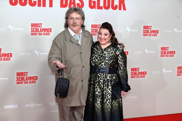 World premiere of the movie Horst Schlämmer sucht das Glück in Essen Essen, 19 03 2026 Horst Schlämmer Hape Kerkeling , Meltem Kaptan at the world premiere of the movie Horst Schlämmer sucht das Glück at the Lichtburg in Essen NRW Germany Copyright: xMatthiasxGränzdörferx