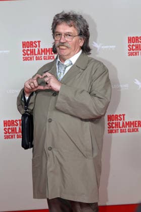 World premiere of the movie Horst Schlämmer sucht das Glück in Essen Essen, 19 03 2026 Horst Schlämmer Hape Kerkelimg at the world premiere of the movie Horst Schlämmer sucht das Glück at the Lichtburg in Essen NRW Germany Copyright: xMatthiasxGränzdörferx