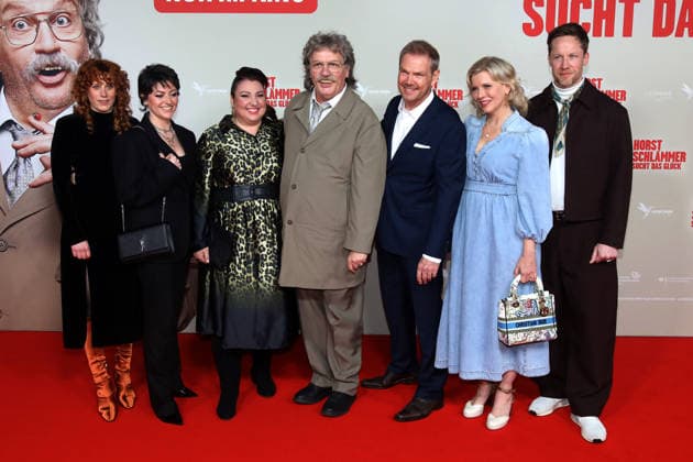 World premiere of the movie Horst Schlämmer sucht das Glück in Essen Essen, 19 03 2026 Laura Thomas, Tahnee Schaffarczyk, Meltem Kaptan, Hape Kerkeling, Sven Unterwaldt Jr , Eva Habermann and Bernd Christian Althoff at the world premiere of the movie Horst Schlämmer sucht das Glück at the Lichtburg in Essen NRW Germany Copyright: xMatthiasxGränzdörferx