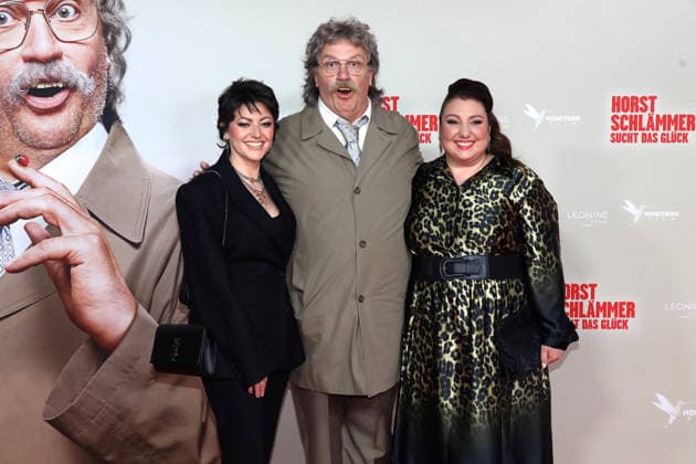 World premiere of the movie Horst Schlämmer sucht das Glück in Essen Essen, 19 03 2026 Tahnee Schaffarczyk, Horst Schlämmer Hape Kerkeling , Meltem Kaptan at the world premiere of the movie Horst Schlämmer sucht das Glück at the Lichtburg in Essen NRW Germany Copyright: xMatthiasxGränzdörferx