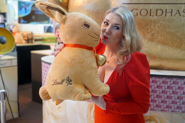 cntv Sandra Quadflieg as guest at the Lind Goldhasen Easter Charity and celebration 20 years Europa Passage Thursday 19 03 2026 in Hamburg Hamburg Germany