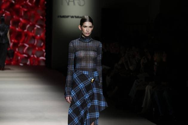 A model wears at collection runway a creation from Simorra during Pasarela Cibeles Mercedes-Benz Fashion Week Madrid 2026 in Madrid, on Friday, 20 March 2026. Cordon Press 