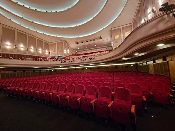 Feature Symbol Cinema Lichtburg in Essen 03 26 pp The Essen Cinema LICHTBURG in October 2026 Germany german german movie theater cinema auditorium cinema auditorium rows of seats balcony gallery tier parquet german cinema transverse inside