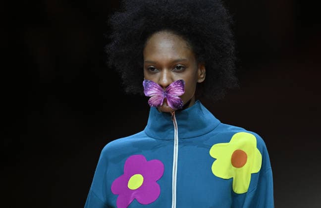 Mercedes Benz Moda Haftasi Madrid MADRID, SPAIN - MARCH 20: A model presents a creation from Agatha Ruiz de la Prada’s Fall Winter 2026 collection during Mercedes-Benz Fashion Week Madrid at IFEMA in Madrid, Spain on March 20, 2026. Burak Akbulut Anadolu Madrid Spain. Editorial use only. Please get in touch for any other usage.  Copyright: x2026xAnadoluxBurakxAkbulutx