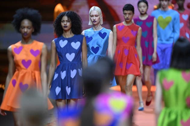 Mercedes Benz Moda Haftasi Madrid MADRID, SPAIN - MARCH 20: A model presents a creation from Agatha Ruiz de la Prada’s Fall Winter 2026 collection during Mercedes-Benz Fashion Week Madrid at IFEMA in Madrid, Spain on March 20, 2026. Burak Akbulut Anadolu Madrid Spain. Editorial use only. Please get in touch for any other usage.  Copyright: x2026xAnadoluxBurakxAkbulutx