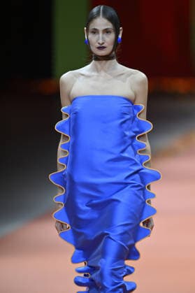 Mercedes Benz Moda Haftasi Madrid MADRID, SPAIN - MARCH 20: A model presents a creation from Agatha Ruiz de la Prada’s Fall Winter 2026 collection during Mercedes-Benz Fashion Week Madrid at IFEMA in Madrid, Spain on March 20, 2026. Burak Akbulut Anadolu Madrid Spain. Editorial use only. Please get in touch for any other usage.  Copyright: x2026xAnadoluxBurakxAkbulutx