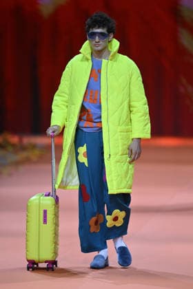 Mercedes Benz Moda Haftasi Madrid MADRID, SPAIN - MARCH 20: A model presents a creation from Agatha Ruiz de la Prada’s Fall Winter 2026 collection during Mercedes-Benz Fashion Week Madrid at IFEMA in Madrid, Spain on March 20, 2026. Burak Akbulut Anadolu Madrid Spain. Editorial use only. Please get in touch for any other usage.  Copyright: x2026xAnadoluxBurakxAkbulutx