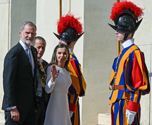 ITALY - KING FELIPE OF SPAIN AND QUEEN LETIZIA ARRIVE FOR A PRIVATE AUDIENCE WITH POPE LEO XIV AT SAN DAMASO COURTYARD IN THEVATICAN - 2026 3 20 Italy,Vatican,Rome 2026 3 20 King Felipe VI of Spain and Queen Letizia arrive for a private audience with Pope Leo XIV at San Damaso courtyard in The Vatican. EDITORIAL USE ONLY - NO BOOKS Copyright: xALESSIAxGIULIANIx