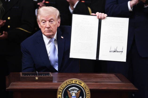 White House Coverage US President Donald Trump signs an executive order during the Commander in Chief Trophy Presentation at the White House, Washington DC USA, 20 March 2026. EPA SHAWN THEW POOL WASHINGTON DC United States  Copyright: xPool ABACAx