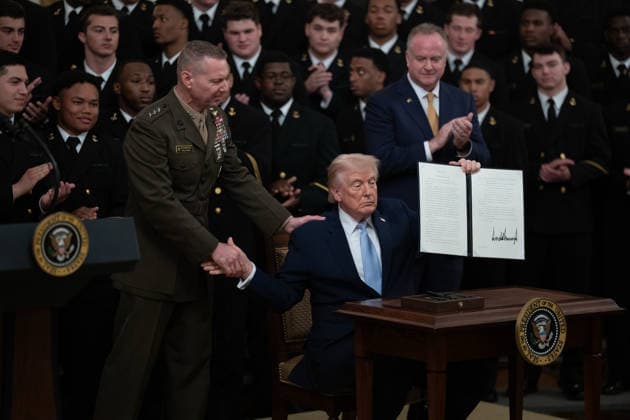 March 20, 2026, Washington, Dc, United States: U.S. President DONALD TRUMP welcomes members of the United States Naval Academy Midshipmen football team to the White House in Washington, D.C., on March 20, 2026, as he presents them with the Commander-in-ChiefÃ¢â‚¬â ¢s Trophy, awarded annually to the top U.S. service academy football program. Washington United States  - ZUMAl312 20260320_znp_l312_018 Copyright: xAndrewxLeydenx