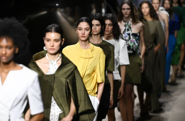 (260320) -- MADRID, March 20, 2026 -- Models present creations of Coosy x Miguel Palacio during the Mercedes-Benz Fashion Week in Madrid, Spain, on March 20, 2026. ) SPAIN-MADRID-MERCEDES-BENZ FASHION WEEK ChengxMin 