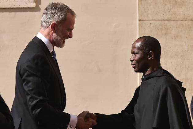 March 18, 2026. Vatican City - King FILIPPO VI of Spain and Queen LETiZIa arrives in the Cortile of St. Damasus courtyard before teethe audience with Pope Leo XIV at ApostolicPalace at theVatican. EvandroInetti_via ZUMA Wire Vatican City State  - ZUMAi15_ 20260320_zaf_i15_006 Copyright: xEvandroxInettix