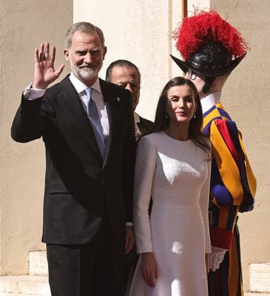 March 18, 2026. Vatican City - King FILIPPO VI of Spain and Queen LETiZIa arrives in the Cortile of St. Damasus courtyard before teethe audience with Pope Leo XIV at ApostolicPalace at theVatican. EvandroInetti_via ZUMA Wire Vatican City State - ZUMAi15_ 20260320_zaf_i15_016 Copyright: xEvandroxInettix