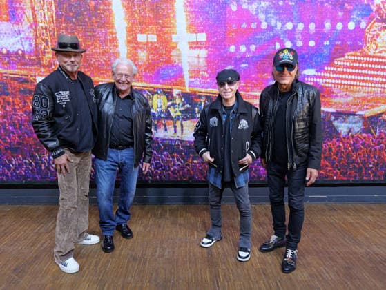 Scorpions in front of the monumental work f l Rudolf Schenker, Marc Theis, Klaus Meine, Matthias Jabs Copyright: xBerndxGüntherx