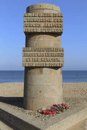 Das Juno Beach Monument in der Normandie, Frankreich The Juno Beach Monument in Normandy, France Copyright: imageBROKER WernerxRoelandt ibxiqx16805686.jpg