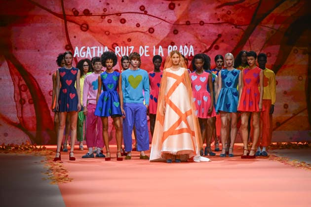 Agatha Ruiz de la Prada - Mercedes-Benz Fashion Week Madrid - 20 Mar 2026 A model walks the runway wearing a design by Agatha Ruiz de la Prada during the Mercedes-Benz Fashion Week de Madrid in IFEMA. Madrid Spain Copyright: xAtilanoxGarciax xSOPAxImagesx photos09615