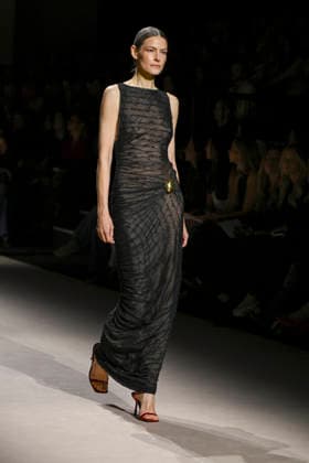 Simorra - Mercedes-Benz Fashion Week Madrid - 20 Mar 2026 A model walks the runway wearing a design by Simorra during the Mercedes-Benz Fashion Week de Madrid in IFEMA. Madrid Spain Copyright: xAtilanoxGarciax xSOPAxImagesx photos09535