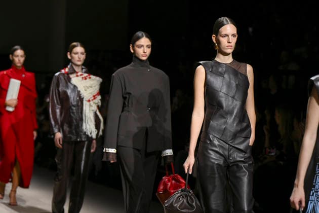 Simorra - Mercedes-Benz Fashion Week Madrid - 20 Mar 2026 A model walks the runway wearing a design by Simorra during the Mercedes-Benz Fashion Week de Madrid in IFEMA. Madrid Spain Copyright: xAtilanoxGarciax xSOPAxImagesx photos09538