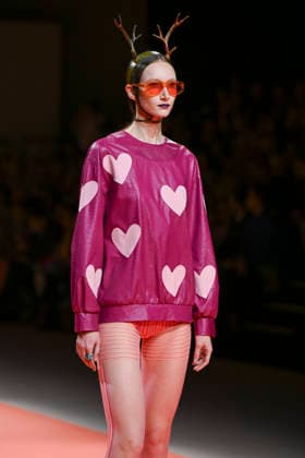 Agatha Ruiz de la Prada - Mercedes-Benz Fashion Week Madrid - 20 Mar 2026 A model walks the runway wearing a design by Agatha Ruiz de la Prada during the Mercedes-Benz Fashion Week de Madrid in IFEMA. Madrid Spain Copyright: xAtilanoxGarciax xSOPAxImagesx photos09559