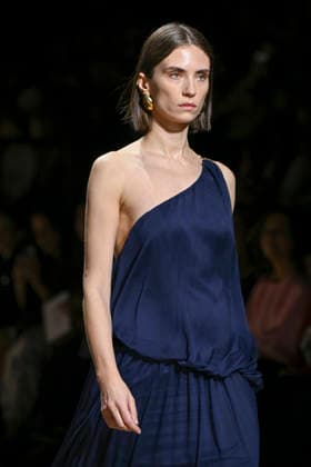 Simorra - Mercedes-Benz Fashion Week Madrid - 20 Mar 2026 A model walks the runway wearing a design by Simorra during the Mercedes-Benz Fashion Week de Madrid in IFEMA. Madrid Spain Copyright: xAtilanoxGarciax xSOPAxImagesx photos09517