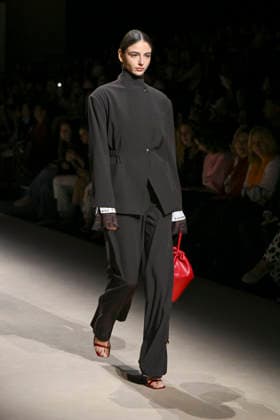 Simorra - Mercedes-Benz Fashion Week Madrid - 20 Mar 2026 A model walks the runway wearing a design by Simorra during the Mercedes-Benz Fashion Week de Madrid in IFEMA. Madrid Spain Copyright: xAtilanoxGarciax xSOPAxImagesx photos09518