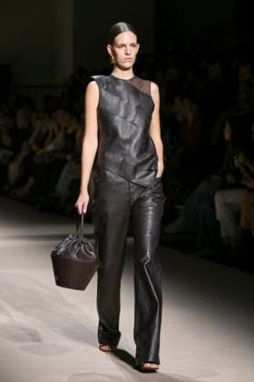 Simorra - Mercedes-Benz Fashion Week Madrid - 20 Mar 2026 A model walks the runway wearing a design by Simorra during the Mercedes-Benz Fashion Week de Madrid in IFEMA. Madrid Spain Copyright: xAtilanoxGarciax xSOPAxImagesx photos09521