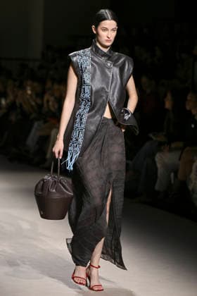 Simorra - Mercedes-Benz Fashion Week Madrid - 20 Mar 2026 A model walks the runway wearing a design by Simorra during the Mercedes-Benz Fashion Week de Madrid in IFEMA. Madrid Spain Copyright: xAtilanoxGarciax xSOPAxImagesx photos09492