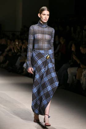 Simorra - Mercedes-Benz Fashion Week Madrid - 20 Mar 2026 A model walks the runway wearing a design by Simorra during the Mercedes-Benz Fashion Week de Madrid in IFEMA. Madrid Spain Copyright: xAtilanoxGarciax xSOPAxImagesx photos09496