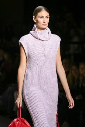 Simorra - Mercedes-Benz Fashion Week Madrid - 20 Mar 2026 A model walks the runway wearing a design by Simorra during the Mercedes-Benz Fashion Week de Madrid in IFEMA. Madrid Spain Copyright: xAtilanoxGarciax xSOPAxImagesx photos09505