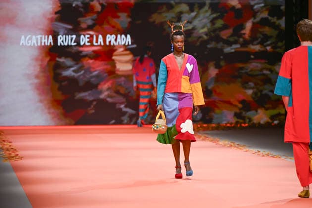 Agatha Ruiz de la Prada - Mercedes-Benz Fashion Week Madrid - 20 Mar 2026 A model walks the runway wearing a design by Agatha Ruiz de la Prada during the Mercedes-Benz Fashion Week de Madrid in IFEMA. Madrid Spain Copyright: xAtilanoxGarciax xSOPAxImagesx photos09555