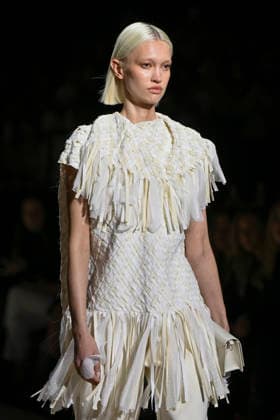 Simorra - Mercedes-Benz Fashion Week Madrid - 20 Mar 2026 A model walks the runway wearing a design by Simorra during the Mercedes-Benz Fashion Week de Madrid in IFEMA. Madrid Spain Copyright: xAtilanoxGarciax xSOPAxImagesx photos09478