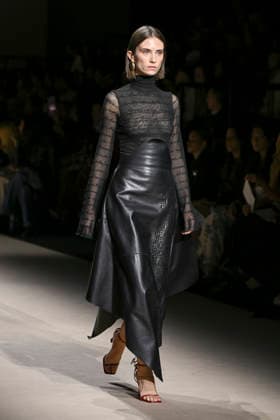 Simorra - Mercedes-Benz Fashion Week Madrid - 20 Mar 2026 A model walks the runway wearing a design by Simorra during the Mercedes-Benz Fashion Week de Madrid in IFEMA. Madrid Spain Copyright: xAtilanoxGarciax xSOPAxImagesx photos09481
