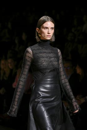 Simorra - Mercedes-Benz Fashion Week Madrid - 20 Mar 2026 A model walks the runway wearing a design by Simorra during the Mercedes-Benz Fashion Week de Madrid in IFEMA. Madrid Spain Copyright: xAtilanoxGarciax xSOPAxImagesx photos09482