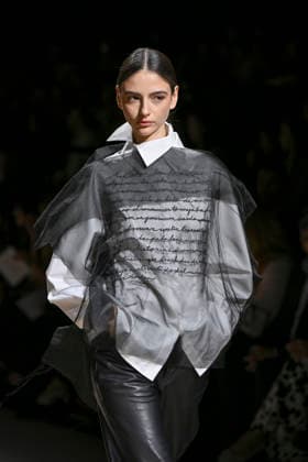 Simorra - Mercedes-Benz Fashion Week Madrid - 20 Mar 2026 A model walks the runway wearing a design by Simorra during the Mercedes-Benz Fashion Week de Madrid in IFEMA. Madrid Spain Copyright: xAtilanoxGarciax xSOPAxImagesx photos09484